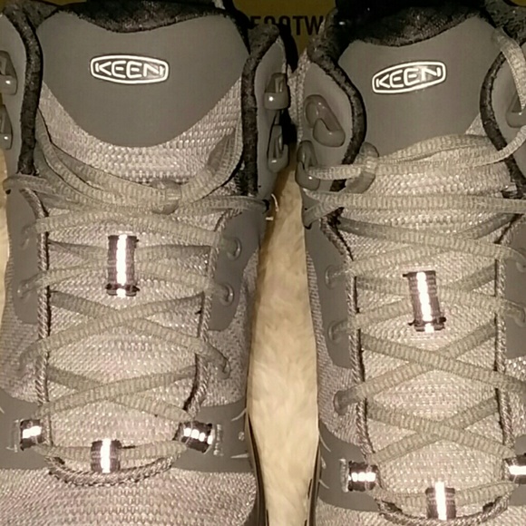 SOLD SOLD NWB Women's KEEN TERRADORA MID Shoes 8 - Picture 3 of 8